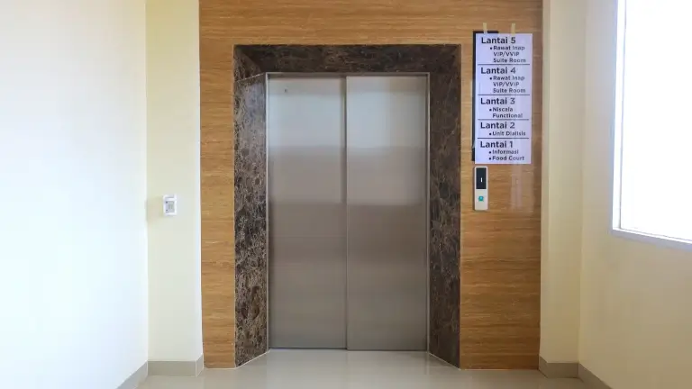 Hospital Lift