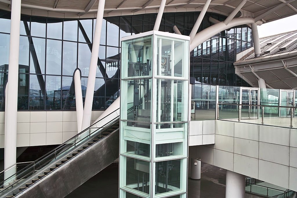 lift gedung