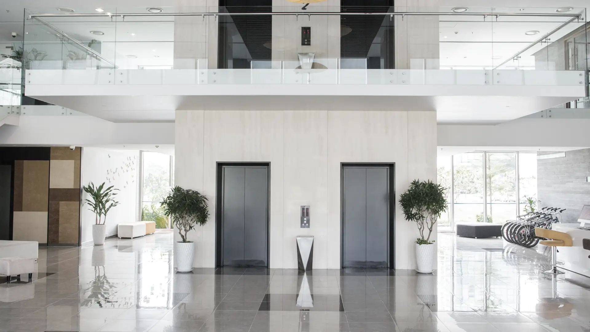 perusahaan lift indonesia